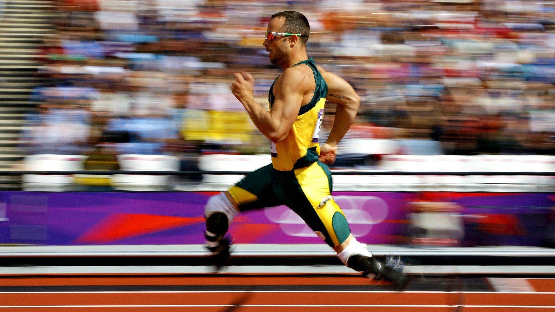 英超争冠白热化，曼城、阿森纳、利物浦三强鼎立，赛季末悬念迭起