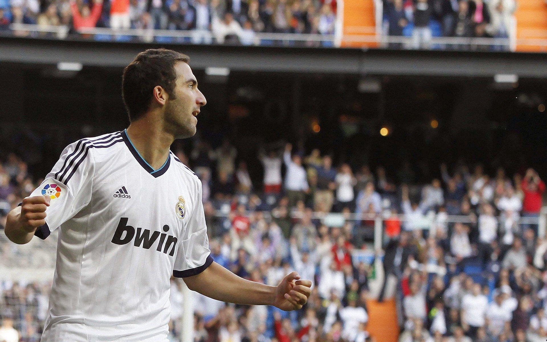 雪橇世界杯激战正酣，德国选手再创赛道纪录