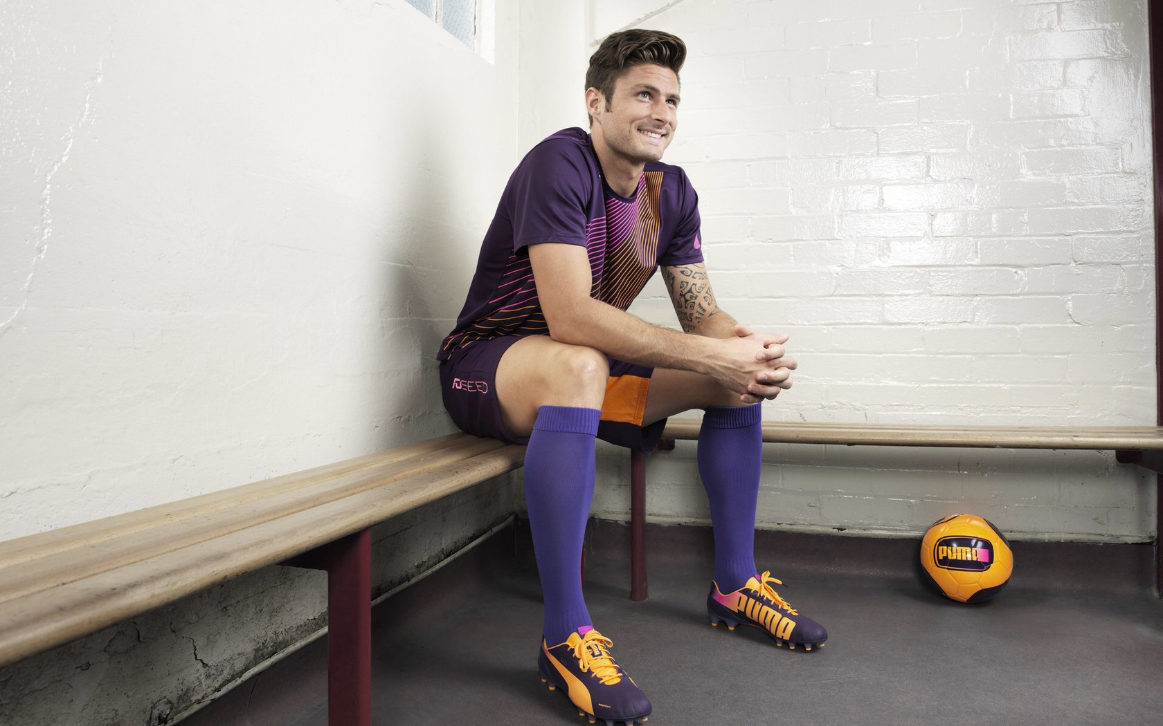 姆巴佩帽子戏法助巴黎圣日耳曼大胜里昂,法甲冠军悬念再起